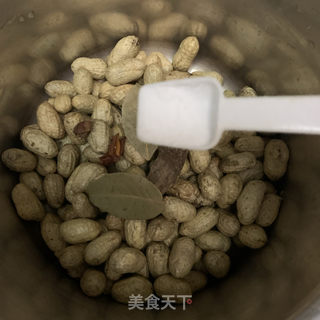 水煮五香花生的做法步驟:5