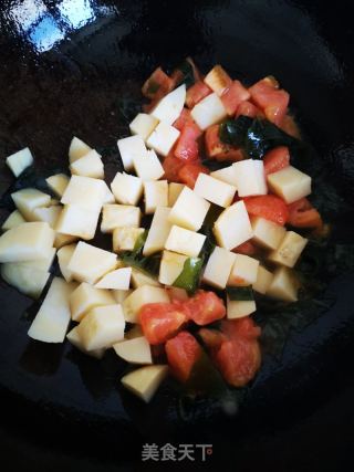 番茄土豆蛋汤的做法步骤：3