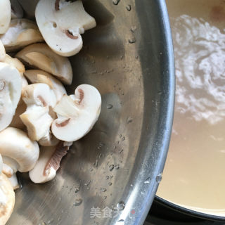 宣威火腿口蘑汤的做法步骤：8