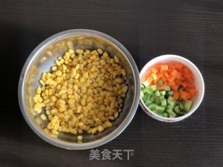松仁玉米的做法步骤：1