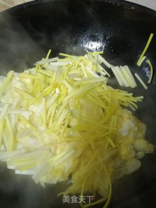 香葱蒜苗炒蛋的做法步骤：3