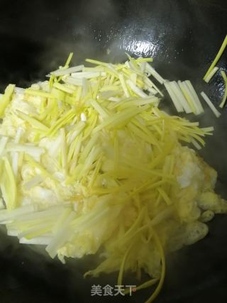 香葱蒜苗炒蛋的做法步骤：4