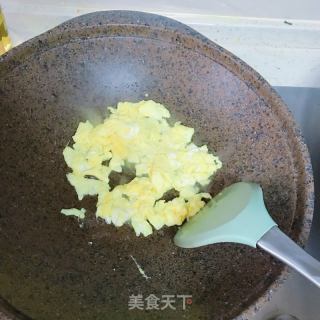 蛋炒饭的做法步骤：3