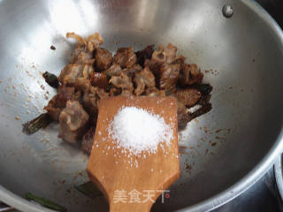 牛肋条炖黄蘑的做法步骤：9