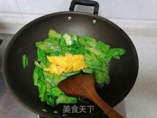 油麦菜炒鸡蛋的做法步骤：6