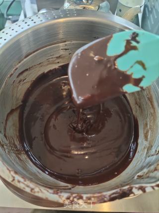 巧克力树桩蛋糕卷的做法步骤：12