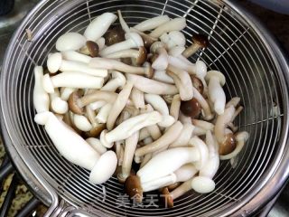 什锦素炒双菇的做法步骤：2