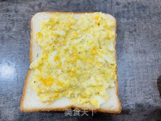 十分钟快手早餐牛油果鸡蛋三明治的做法步骤：7