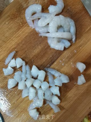 虾仁菠萝炒饭的做法步骤：2
