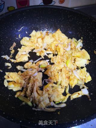 大葱炒鸡蛋的做法步骤：6