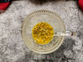 百香果柠檬蜂蜜水的做法步骤：3
