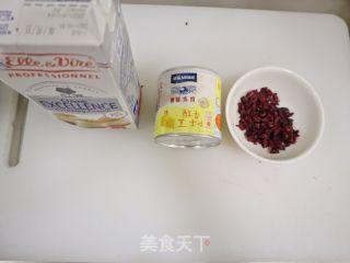 自制蔓越莓奶油冰激凌❗️（消耗淡奶油）口感顺滑，制作简单❗️的做法步骤：2