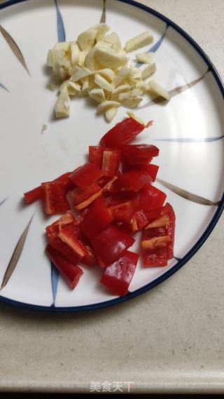 茄子肉丁打卤面的做法步骤：1