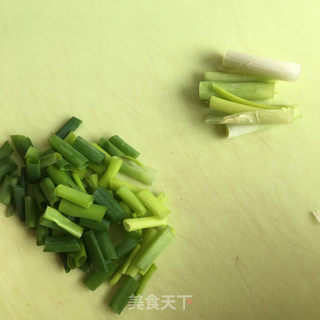 五花肉虾皮烧冬瓜的做法步骤：4