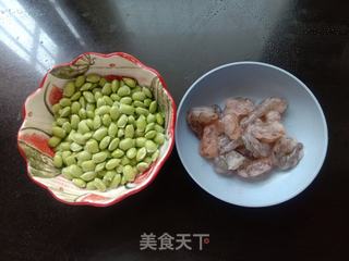 毛豆米炒虾仁的做法步骤：1