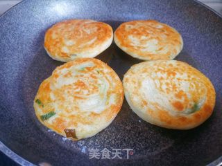 葱油饼的做法步骤：16