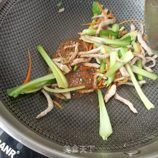 肉丝鸡毛菜炒粉的做法步骤：9