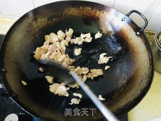 芹菜炒肉片的做法步骤：2