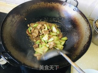 芹菜炒肉片的做法步骤：8