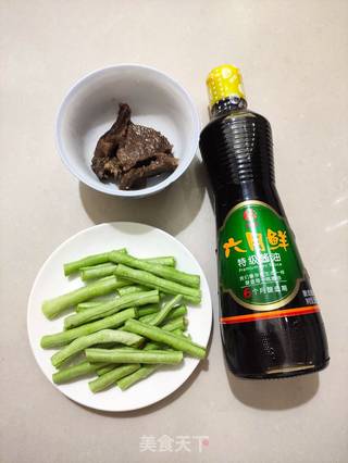 豆角炒牛肉的做法步骤：1