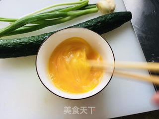 青瓜炒鸡蛋的做法步骤：1