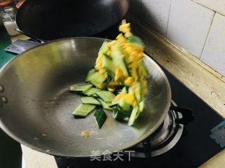 青瓜炒鸡蛋的做法步骤：7