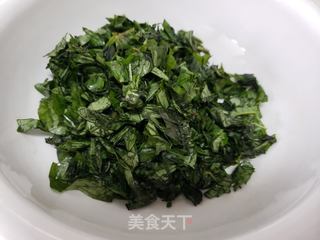 红薯叶煎饼的做法步骤：1