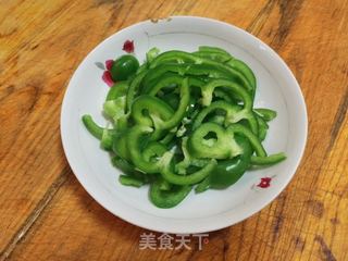 鸡蛋火腿炒饼丝的做法步骤：2