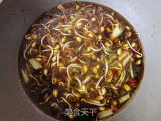 芹菜肉絲蒸滷麵