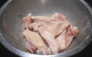 紫苏炒鸡翅的做法步骤：2