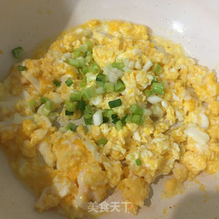 鸡蛋虾仁炒饭的做法步骤：4