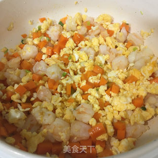 鸡蛋虾仁炒饭的做法步骤：5