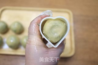 绿豆沙奶黄月饼的做法步骤：9