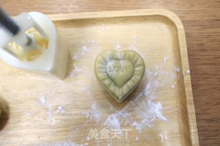 绿豆沙奶黄月饼的做法步骤：10