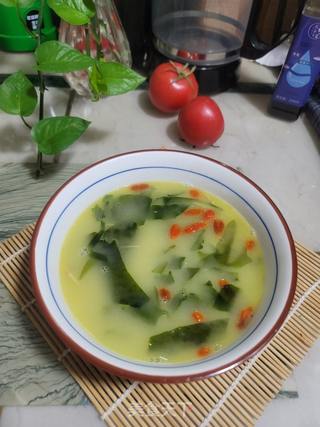 裙帶菜鯽魚湯