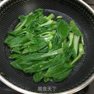 蟹味菇拌油菜的做法步骤：1