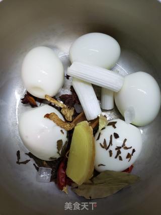 清香入味的茶香乡巴佬卤蛋的做法步骤：4