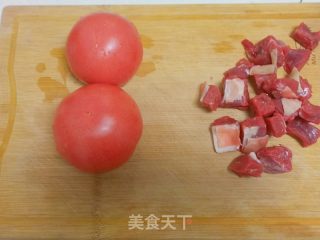 西红柿牛腩汤的做法步骤：1