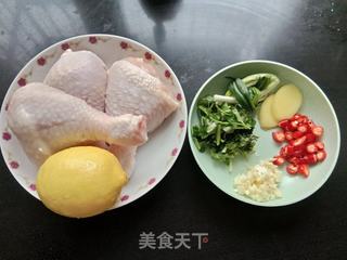 柠檬手撕鸡的做法步骤：1