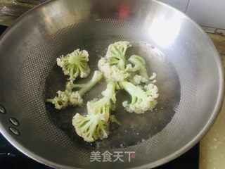 凉拌有机菜花的做法步骤：1