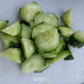 “清肠食谱”黄瓜拌油豆皮的做法步骤：3