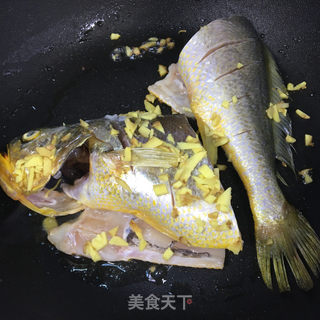 紅燒黃花魚的做法_紅燒黃花魚怎麼做_rling的菜譜_美食天下