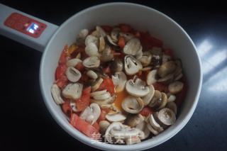 菌菇番茄减脂汤的做法步骤：4
