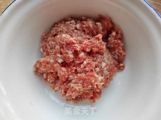 韭菜香菇鲜肉饺的做法步骤：1