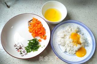 黄金炒米饭的做法步骤：2