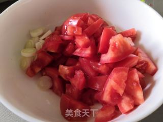 西红柿蛋汤的做法步骤：1