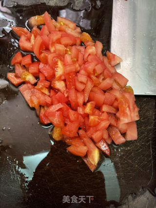 荷包蛋番茄浓汤面的做法步骤：2
