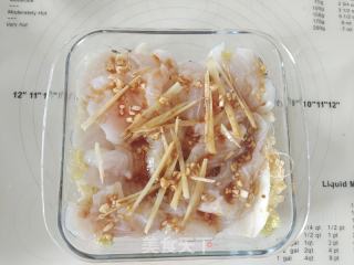 蒜蓉粉丝龙利鱼——适合夏季的蒸菜！的做法步骤：6