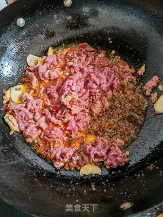 青椒炒牛肉的做法步骤：5