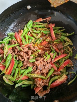 青椒炒牛肉的做法步骤：6